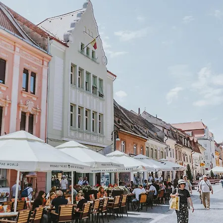 Locart -cozy Downtown Apartment, Near Black Church With Free Wi-fi Brasov