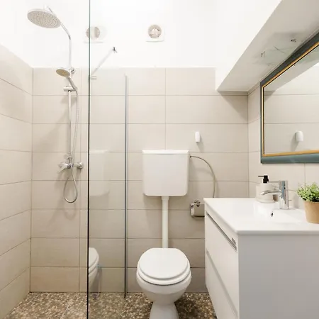 Locart -cozy Downtown Apartment, Near Black Church With Free Wi-fi Apartament Brașov