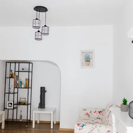 Locart -cozy Downtown Apartment, Near Black Church With Free Wi-fi Apartament