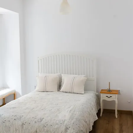 Locart -cozy Downtown Apartment, Near Black Church With Free Wi-fi