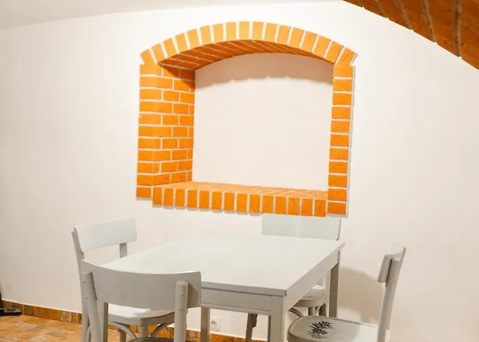 Apartment Locart -cozy Downtown Apartment, Near Black Church With Free Wi-fi