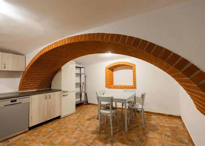 Locart -cozy Downtown Apartment, Near Black Church With Free Wi-fi