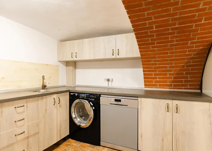 Locart -cozy Downtown Apartment, Near Black Church With Free Wi-fi Brasov