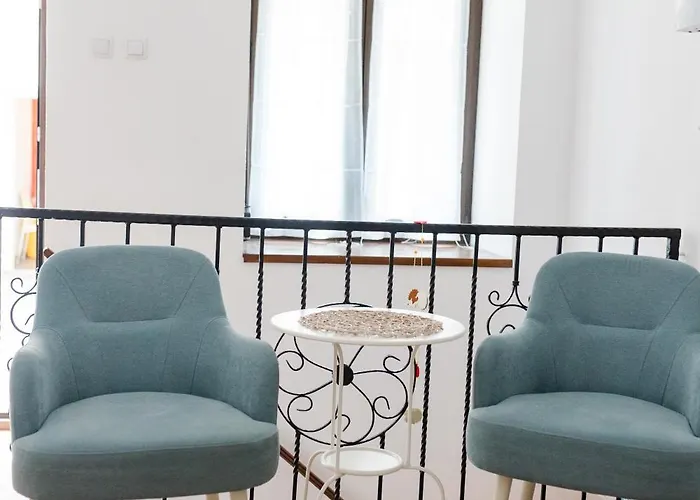 Locart -cozy Downtown Apartment, Near Black Church With Free Wi-fi *