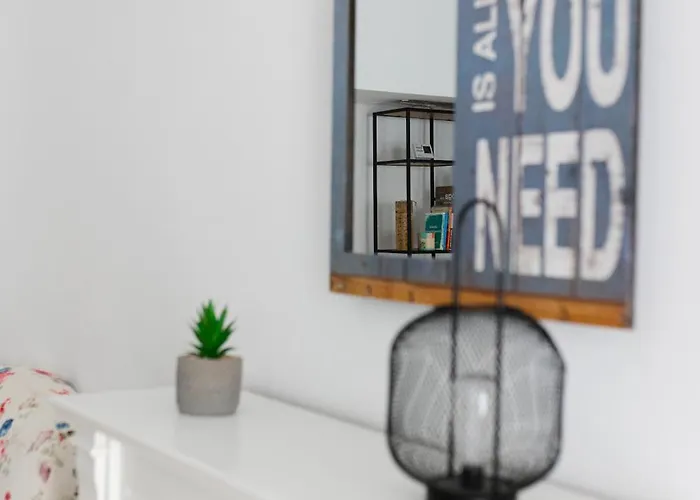 Locart -cozy Downtown Apartment, Near Black Church With Free Wi-fi *