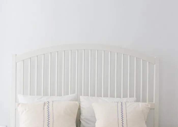 Locart -cozy Downtown Apartment, Near Black Church With Free Wi-fi *